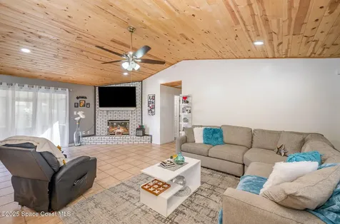 1330 Seabreeze Street SW Palm Bay FL 32908