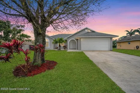 1406 Kaslo Circle NW Palm Bay FL 32907