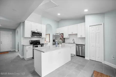 1406 Kaslo Circle NW Palm Bay FL 32907