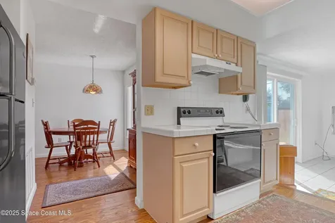 572 Westminster Avenue Melbourne FL 32935