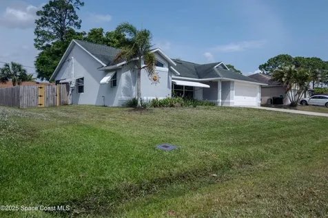 1613 Glenridge Street NW Palm Bay FL 32907