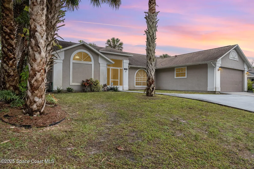 390 Evergreen Street NE Palm Bay FL 32907