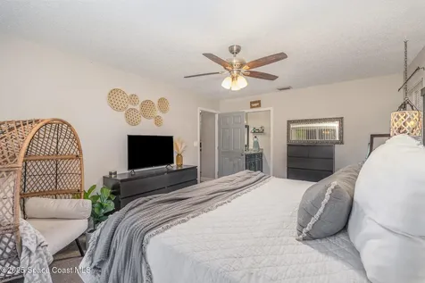 390 Evergreen Street NE Palm Bay FL 32907