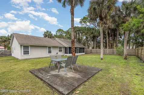 390 Evergreen Street NE Palm Bay FL 32907