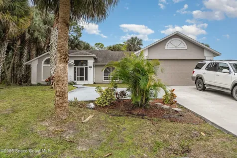 390 Evergreen Street NE Palm Bay FL 32907