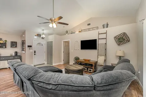 390 Evergreen Street NE Palm Bay FL 32907
