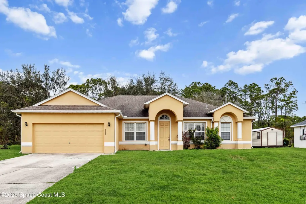 909 Albion Street NW Palm Bay FL 32907