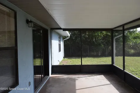1250 Helliwell Street NW Palm Bay FL 32907
