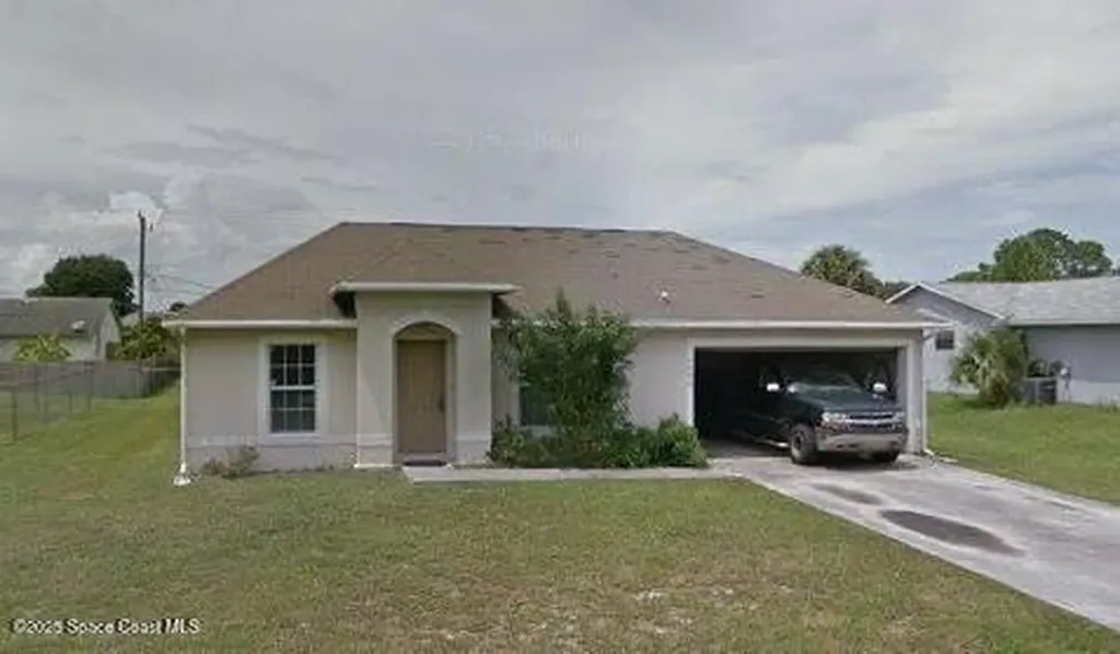 1777 Nanton Street NW Palm Bay FL 32907