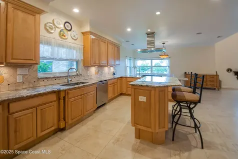 1613 N Indian River Drive Cocoa FL 32922