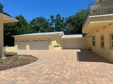 1613 N Indian River Drive Cocoa FL 32922