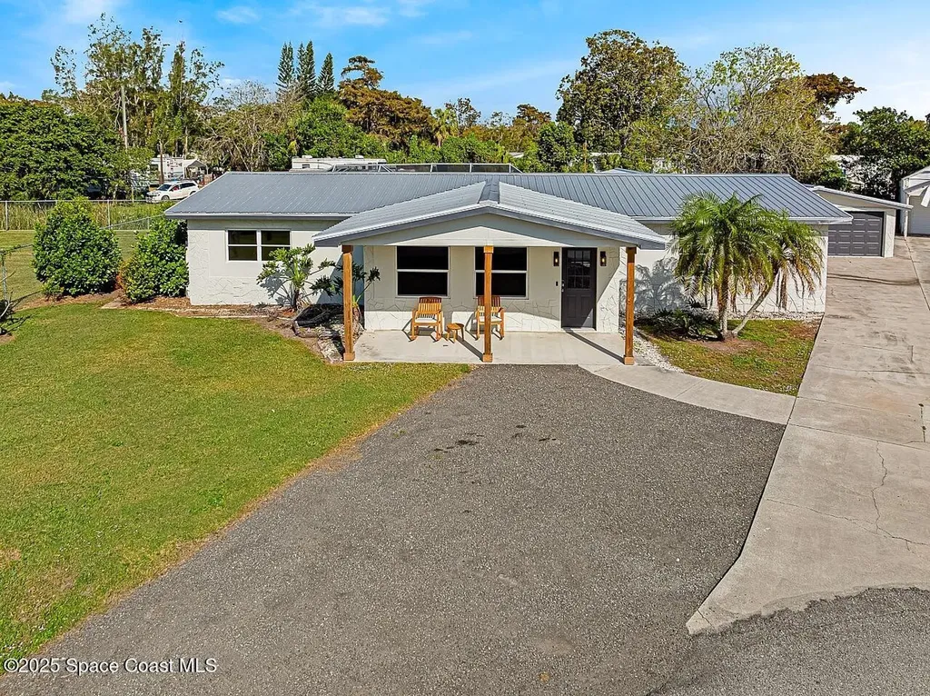 3111 SE 32nd Court Okeechobee FL 34974