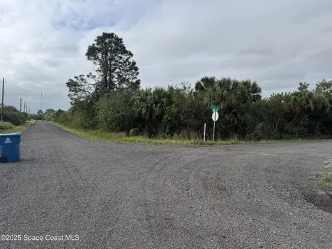 600 Yardley Street SW Palm Bay FL 32908