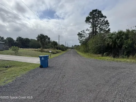 600 Yardley Street SW Palm Bay FL 32908