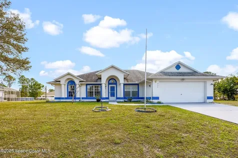 490 Bougainvillea Street NW Palm Bay FL 32907