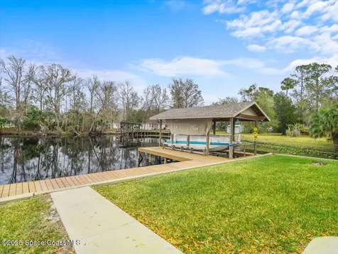 1610 Yellow Brick Road Astor FL 32102