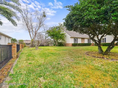 1610 Yellow Brick Road Astor FL 32102