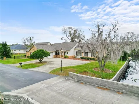 1610 Yellow Brick Road Astor FL 32102