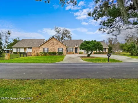 1610 Yellow Brick Road Astor FL 32102