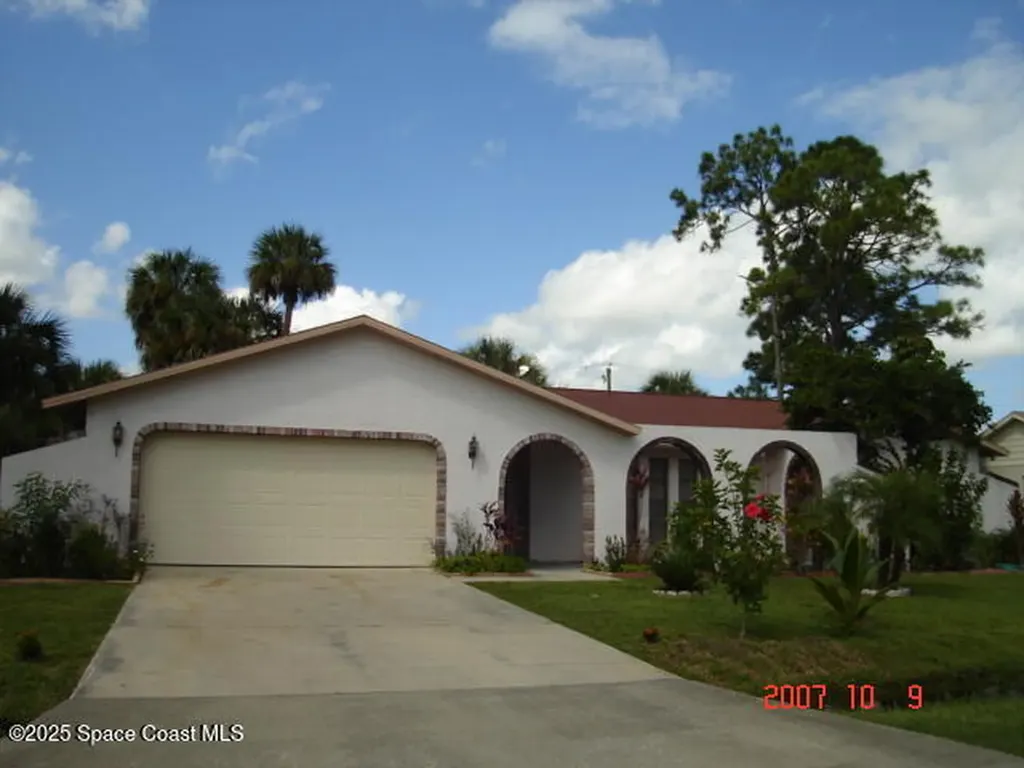 128 Crown Avenue NE Palm Bay FL 32907