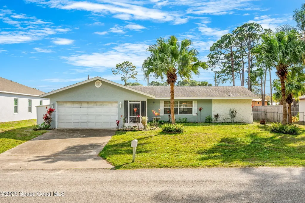 560 Collings Street SE Palm Bay FL 32909