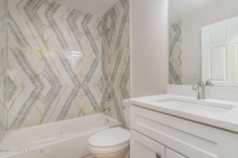 835 Glencove Avenue NW Palm Bay FL 32907