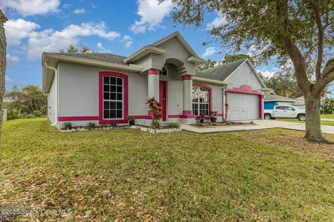835 Glencove Avenue NW Palm Bay FL 32907