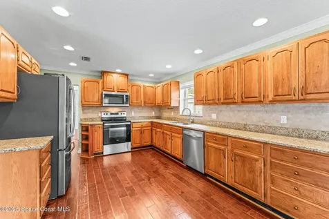 515 N Division Street Oviedo FL 32765