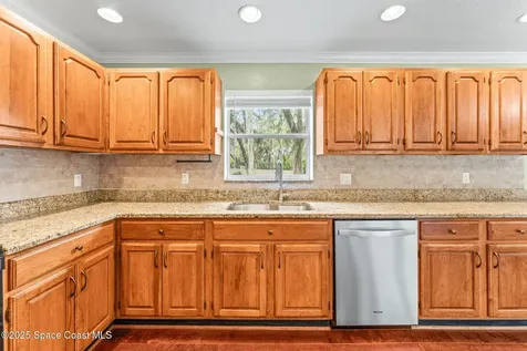 515 N Division Street Oviedo FL 32765
