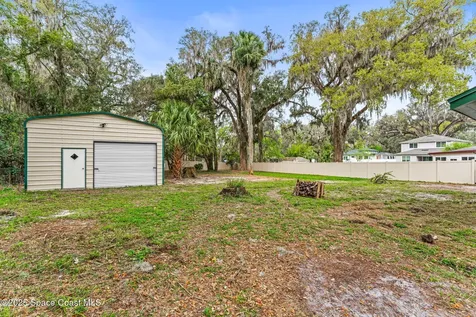 515 N Division Street Oviedo FL 32765