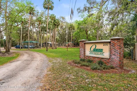 515 N Division Street Oviedo FL 32765