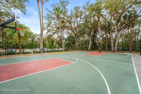 515 N Division Street Oviedo FL 32765