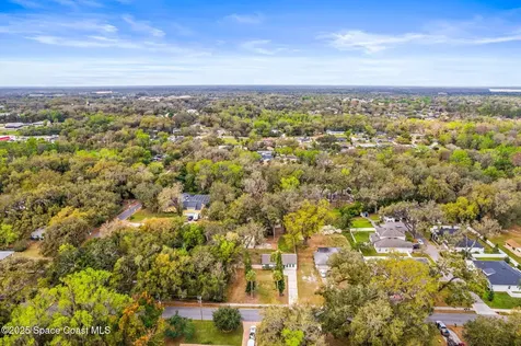 515 N Division Street Oviedo FL 32765