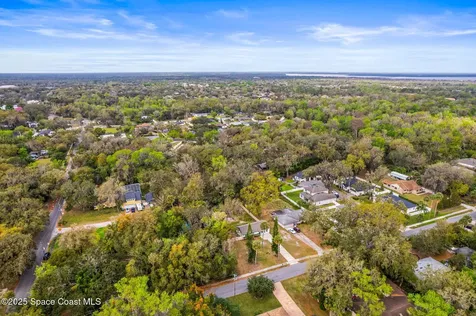 515 N Division Street Oviedo FL 32765