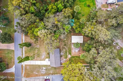 515 N Division Street Oviedo FL 32765