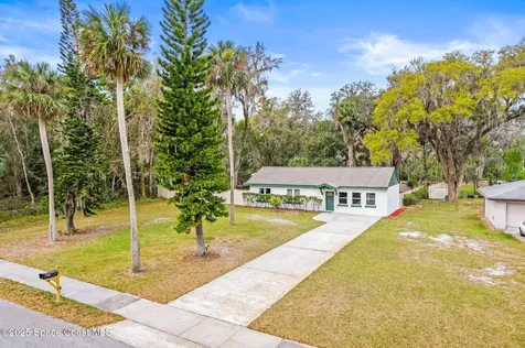 515 N Division Street Oviedo FL 32765