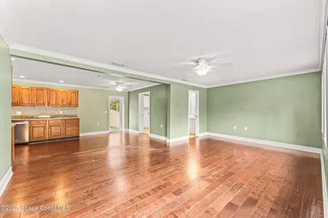 515 N Division Street Oviedo FL 32765