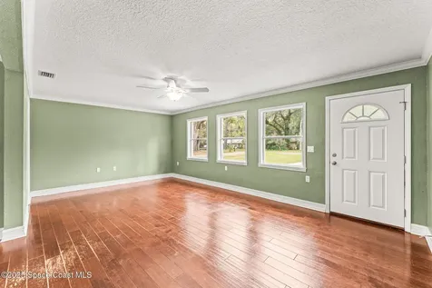 515 N Division Street Oviedo FL 32765