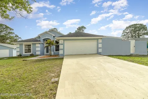 510 Entrada Street SE Palm Bay FL 32909