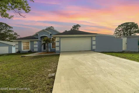 510 Entrada Street SE Palm Bay FL 32909