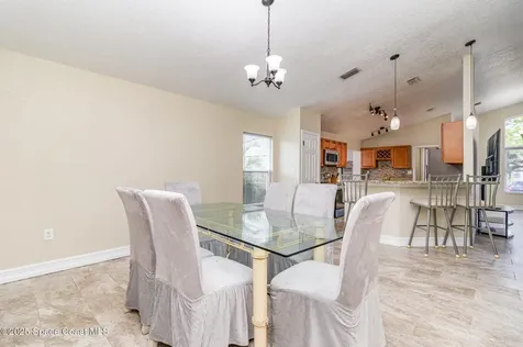 510 Entrada Street SE Palm Bay FL 32909