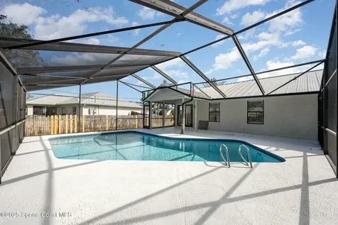 612 Rostock Circle NW Palm Bay FL 32907