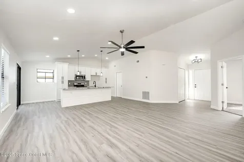 612 Rostock Circle NW Palm Bay FL 32907