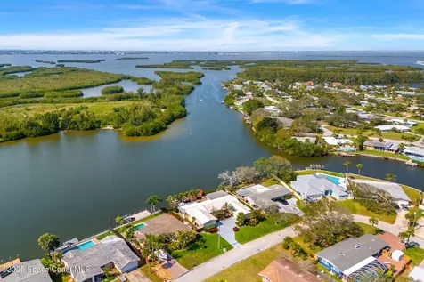 561 Capri Road Cocoa Beach FL 32931
