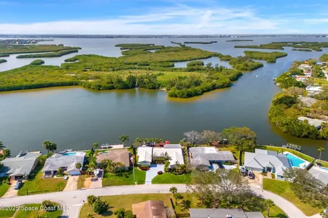 561 Capri Road Cocoa Beach FL 32931