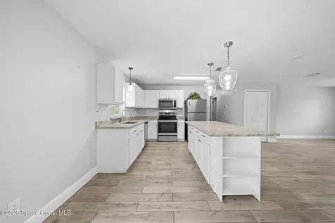 941 Palo Alto Street SE Palm Bay FL 32909