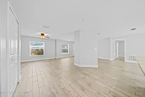 941 Palo Alto Street SE Palm Bay FL 32909