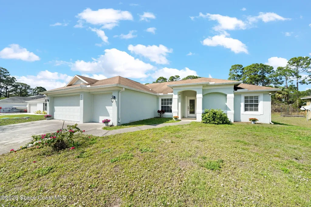 935 Palo Alto Street SE Palm Bay FL 32909