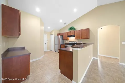 935 Palo Alto Street SE Palm Bay FL 32909