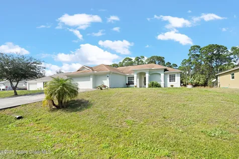 935 Palo Alto Street SE Palm Bay FL 32909